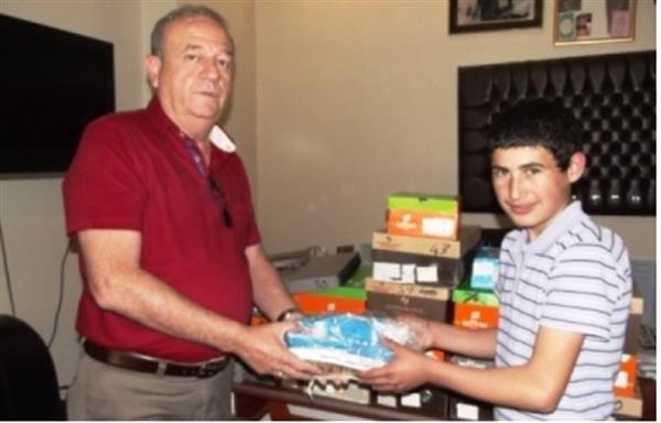ÖLÇER VE URGAN’DAN  HEDİYE AYAKKABILAR